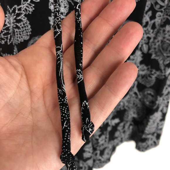 Susan Lawrence scoop neck paisley print top - Picture 2 of 5